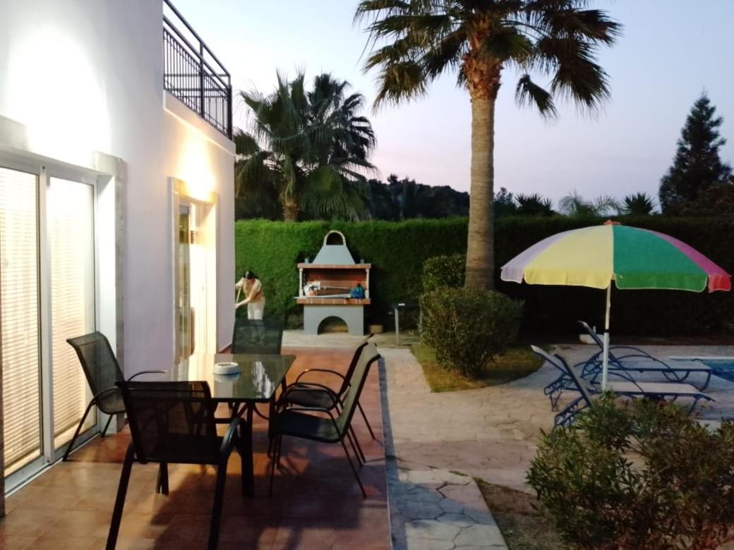Villa Chrysanthemum Neo Chorio Exterior foto