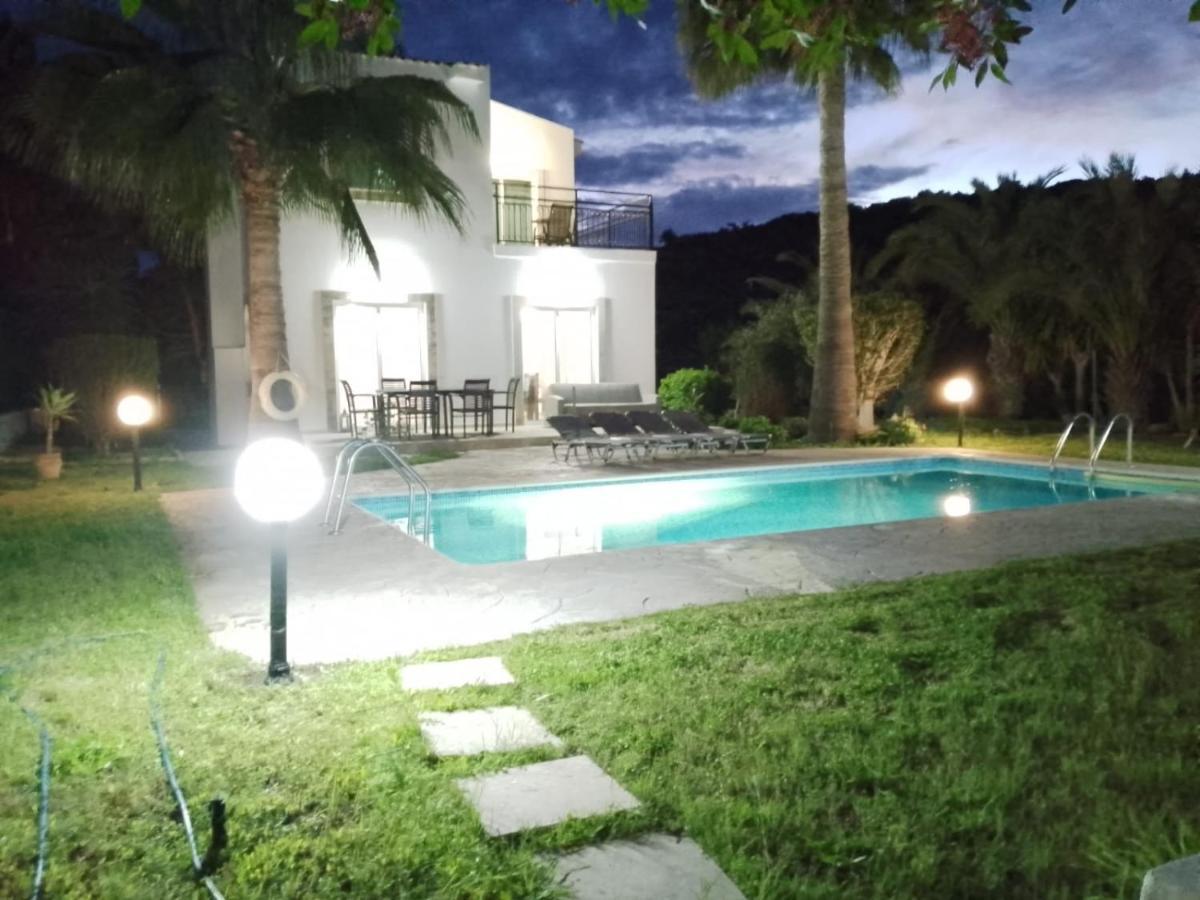 Villa Chrysanthemum Neo Chorio Exterior foto